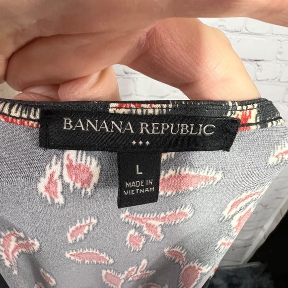 👗|•BANANA REPUBLIC•| Dark Grey Graphic Dress Size Large - Picture 6 of 8